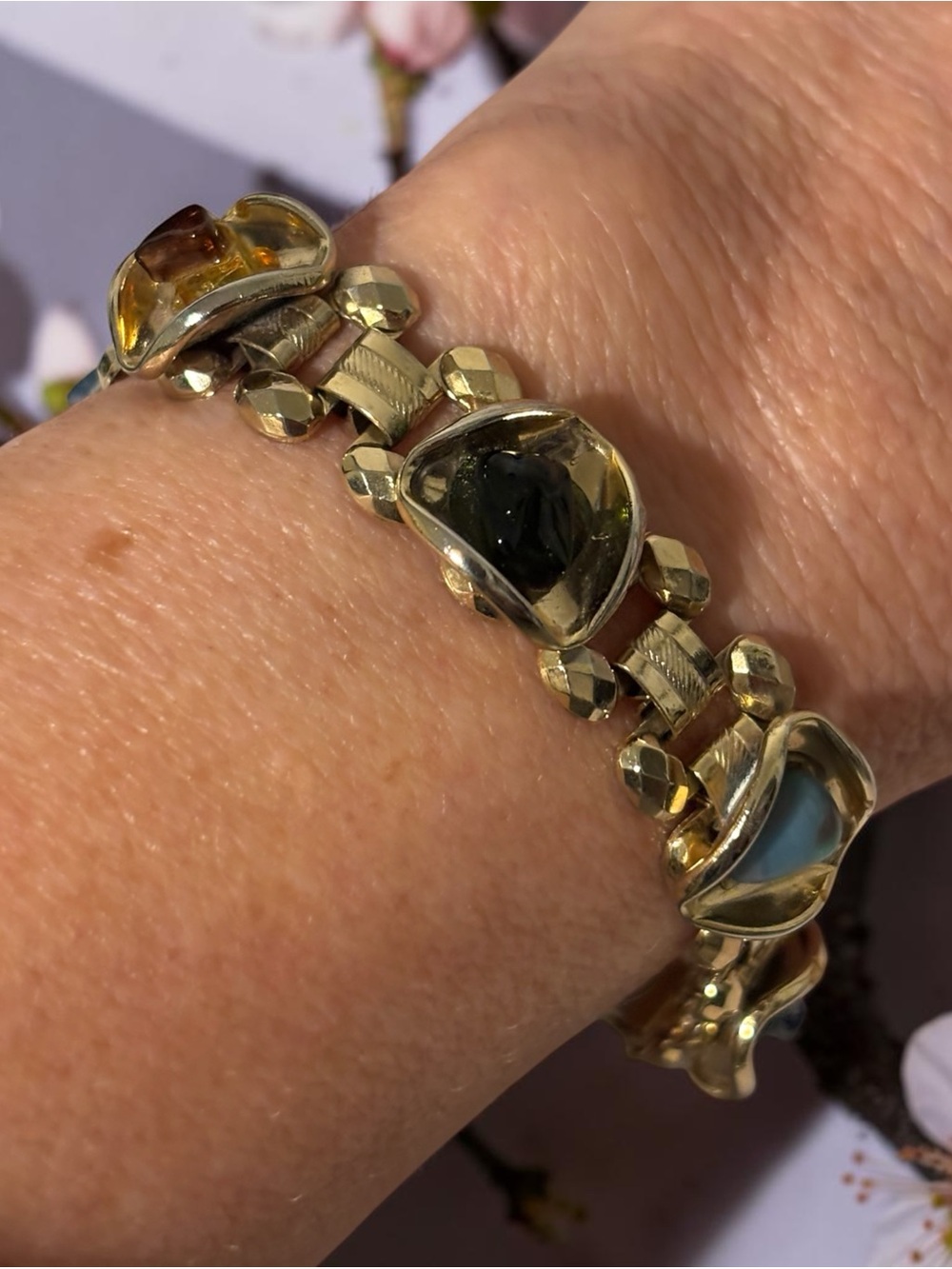 Vintage Gold-Tone Triangular Multi-Stone Bracelet 7โ